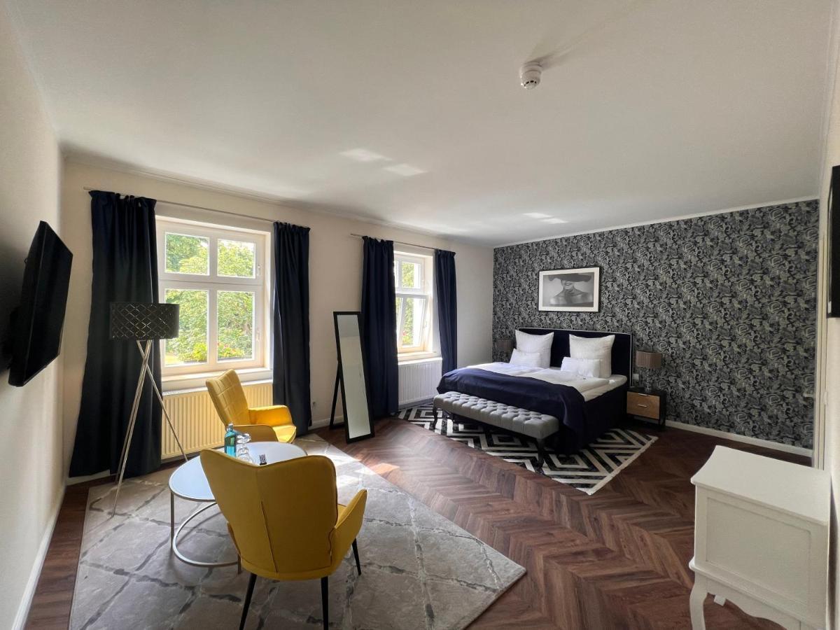 Schlosshotel Райнсберг Екстериор снимка